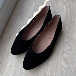 Black Suede Flats by Report Signature - Elegant Slip-On Loafers